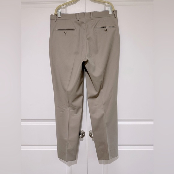Jos A Bank Wool Traveler Performance Tailored Fit Flat Front Pants 36R like new - Picture 3 of 6